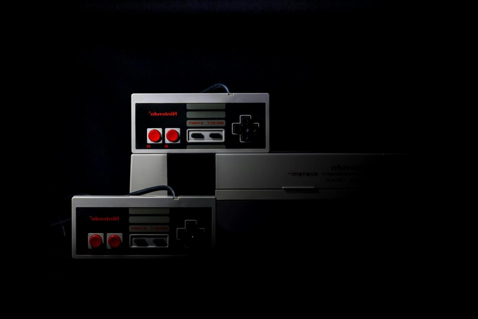 Esports training session showing students analyzing game strategies and tactical approaches